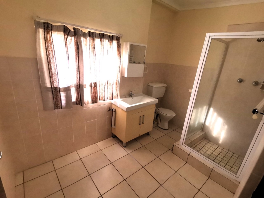 To Let 2 Bedroom Property for Rent in Beacon Bay Eastern Cape